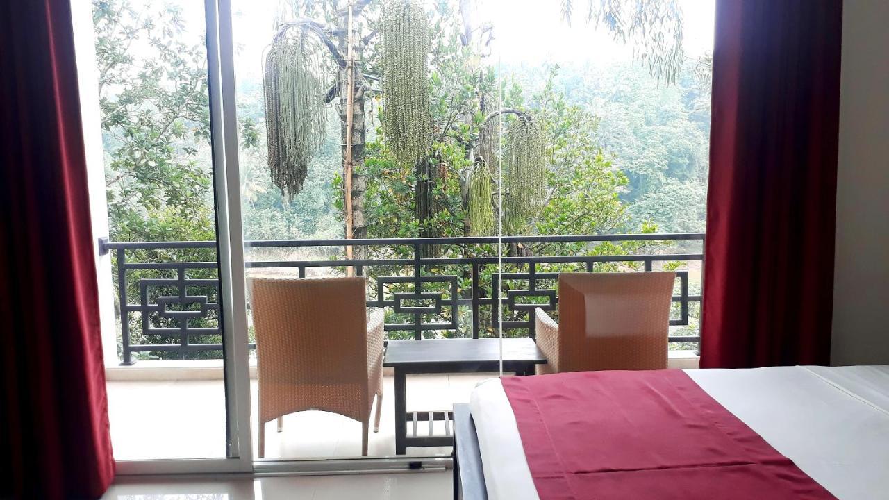 Kandy Rivers Edge Nature Resort Exterior photo